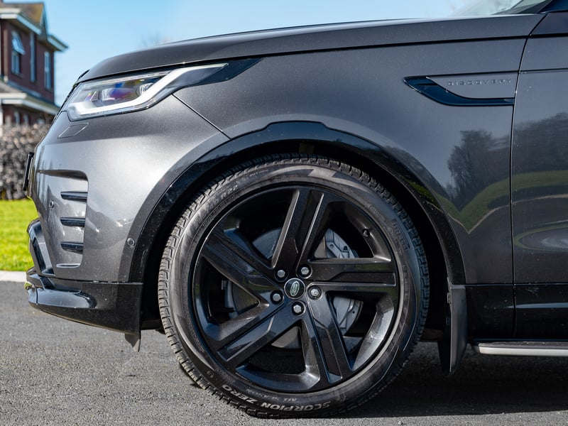 Land Rover Discovery 3.0 or £40,000