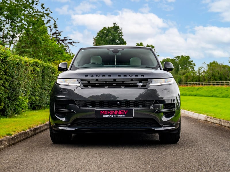 2023 Range Rover Sport Dynamic SE OR £45,000