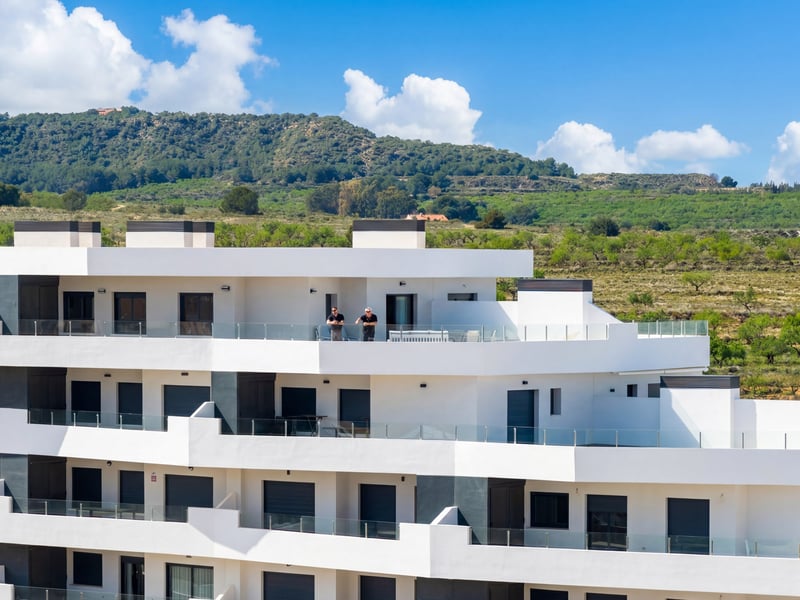 LOW ODDS Spanish Penthouse + £25k Cash Flash Comp!