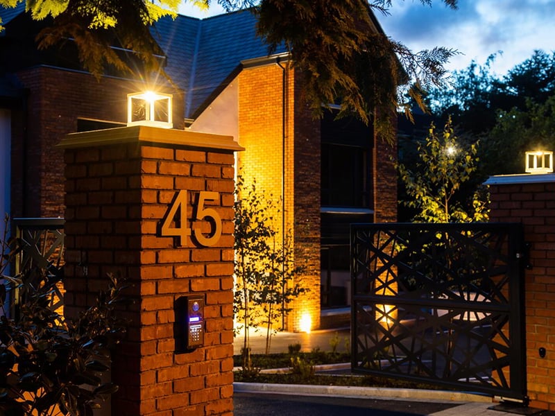 New 3 Bed Apartment & Range Rover Sport