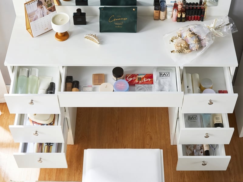 Vanity Table & Hollywood Mirror Set - Autodraw