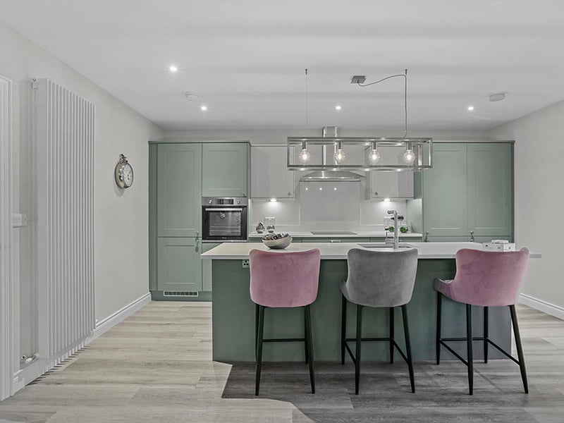 New 3 Bed Apartment & Range Rover Sport