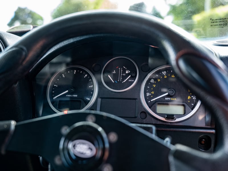 2007 Land Rover Defender or £15,000