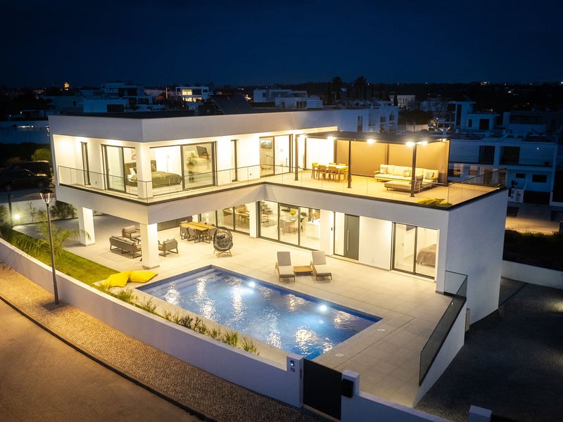 3 Bed Villa in Portugal or £700,000 - Beat The Clock!