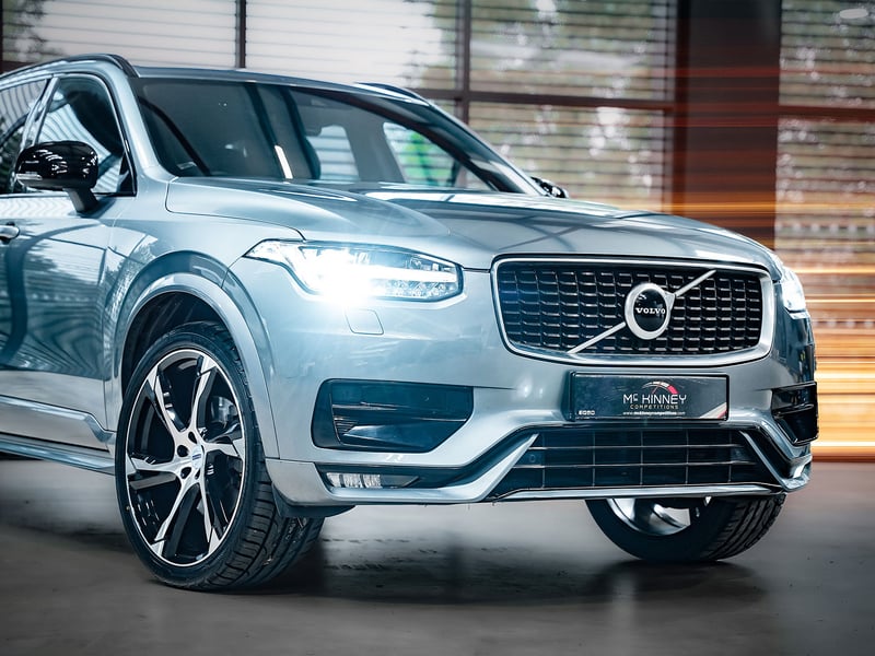 Volvo XC90 R-Design OR £25,000