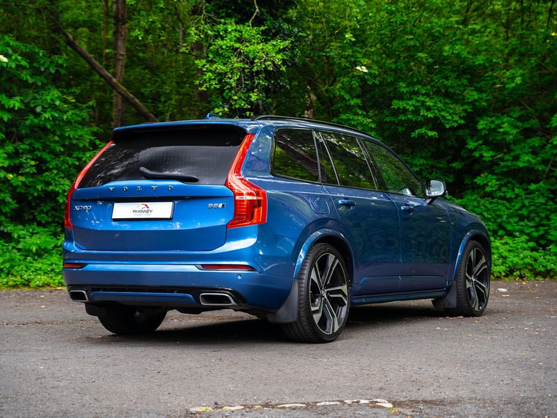 Volvo XC90 B5 R-Design OR £25,000