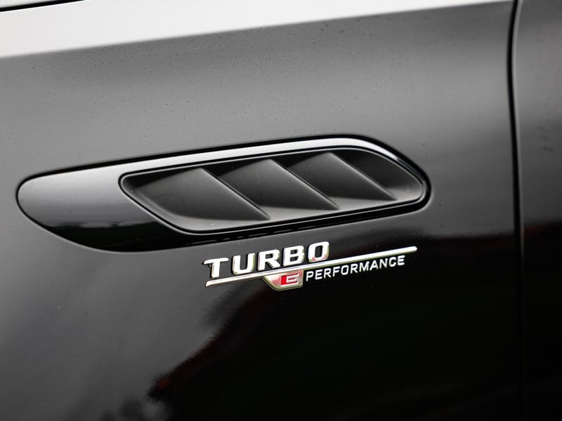 2024 Mercedes-Benz C63s AMG OR £50,000