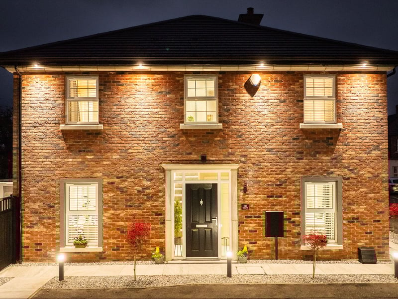 3 Bed Luxury House OR £200,000