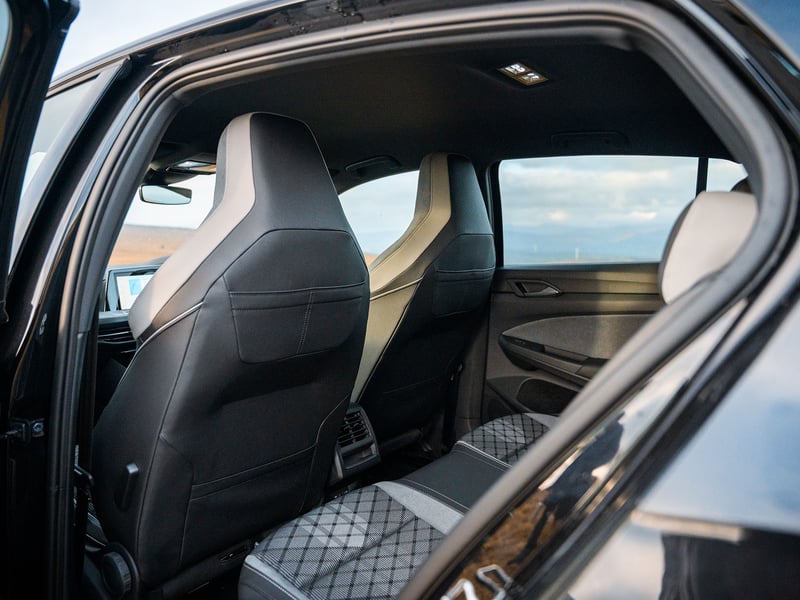 VW Golf 2.0 TDI R-Line