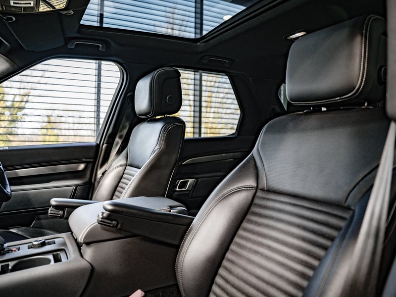 Land Rover Discovery R-Dynamic SE OR £35,000