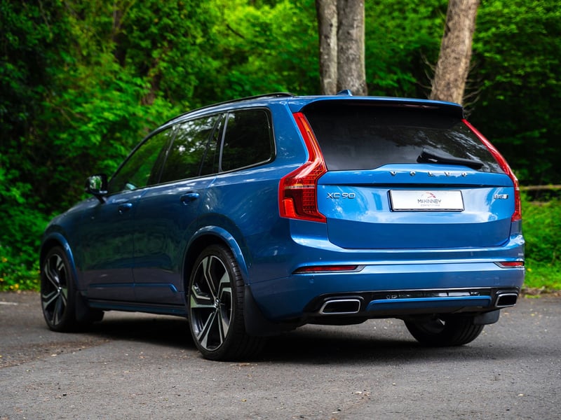 Volvo XC90 B5 R-Design OR £25,000