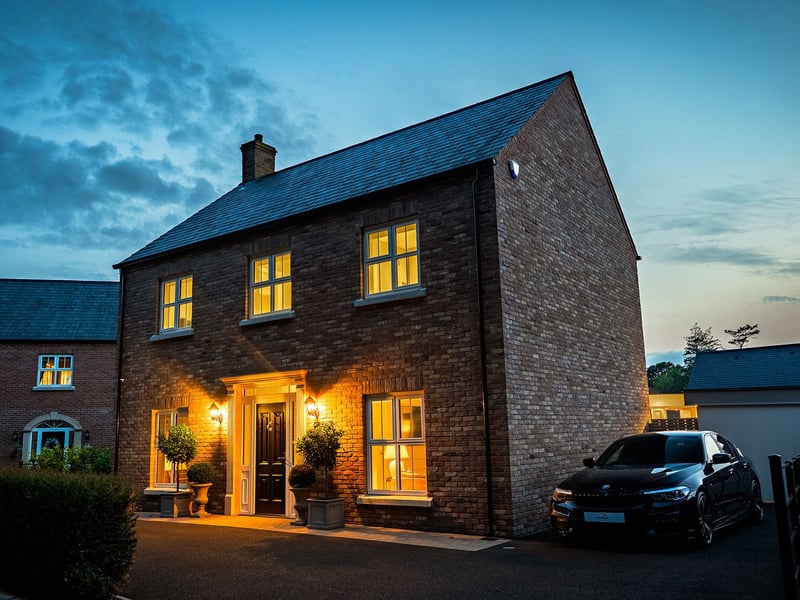 3 Bedroom Luxury Family Home OR £250,000