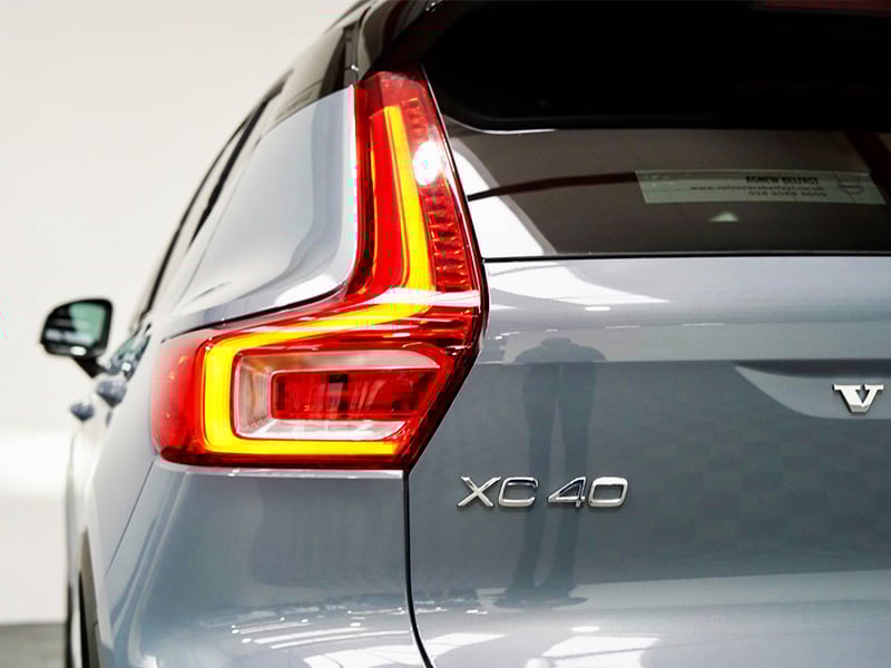 2022 Volvo XC40 Recharge Hybrid T5 R-Design