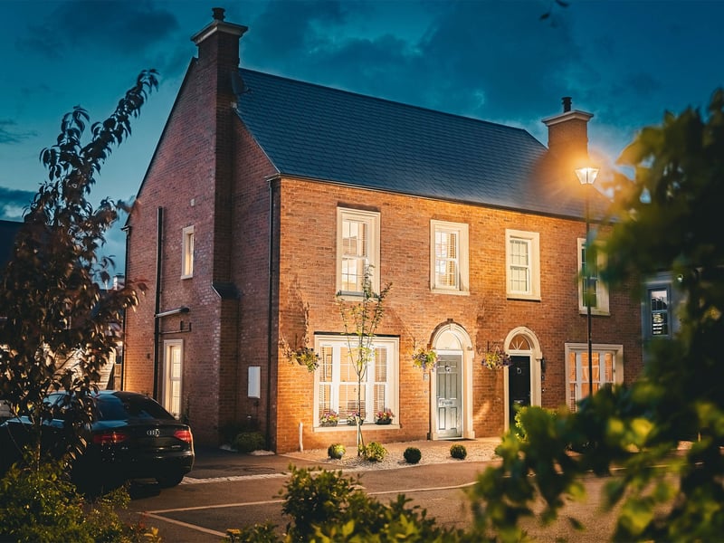 3 Bed Luxury House Flash Comp!!