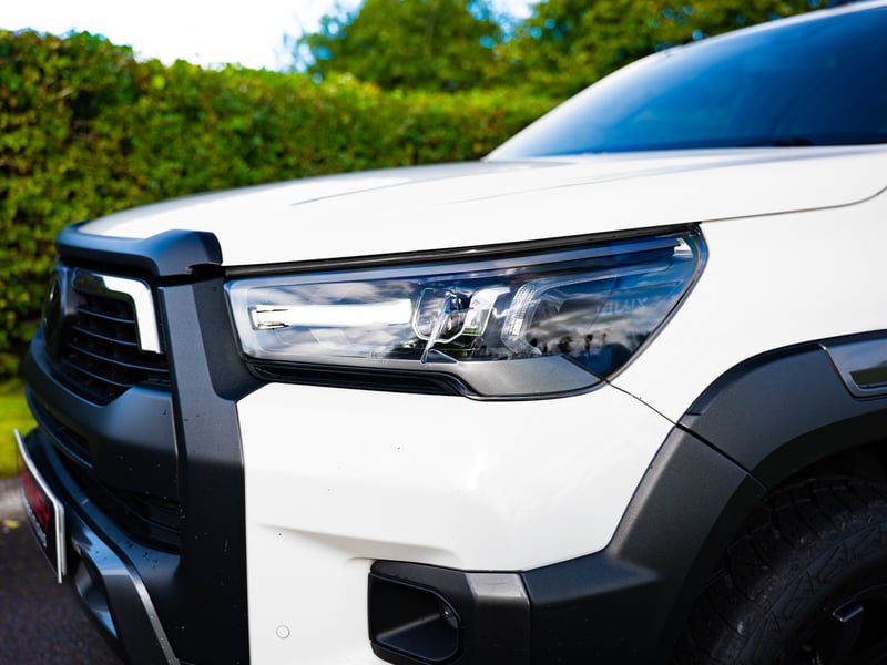 2021 Toyota Hilux Invincible X OR £20,000