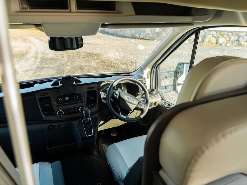 2022 Rollerteam Zefiro 675 + 2 E-Bikes OR £45,000