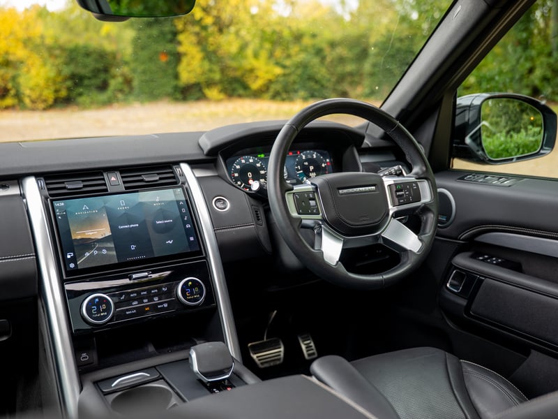 2024 Land Rover Discovery or £40,000