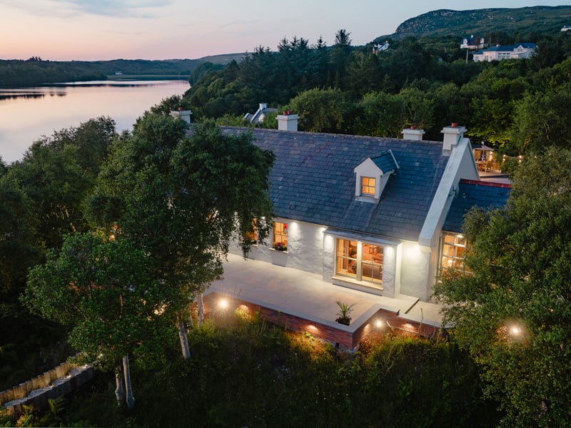 5 Bedroom Lakeside Home in Donegal OR £500,000