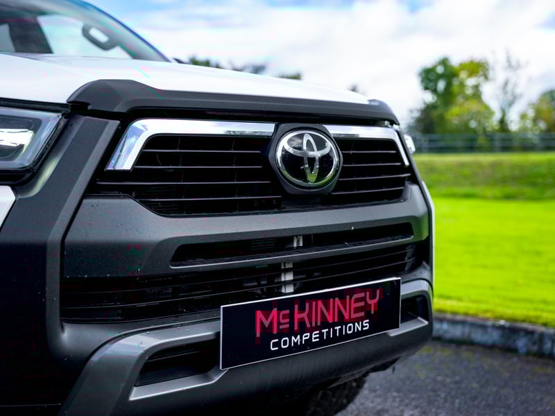 2021 Toyota Hilux Invincible X OR £20,000