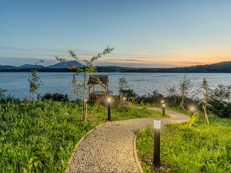 5 Bedroom Lakeside Home in Donegal OR £500,000