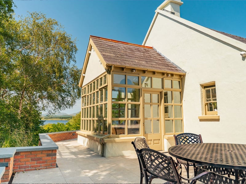 5 Bedroom Lakeside Home in Donegal OR £500,000