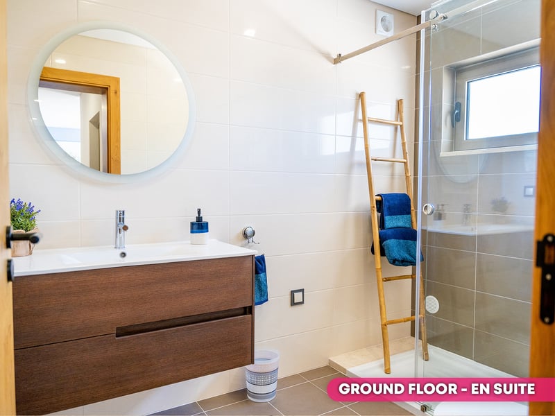 5 Bed Villa in Portugal or 1 Million Quid