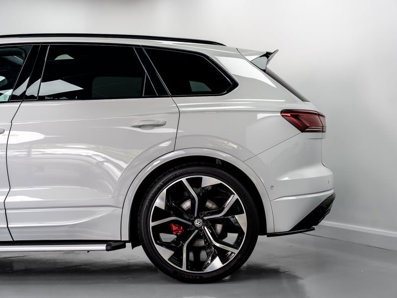 2023 Volkswagen Touareg or £30,000