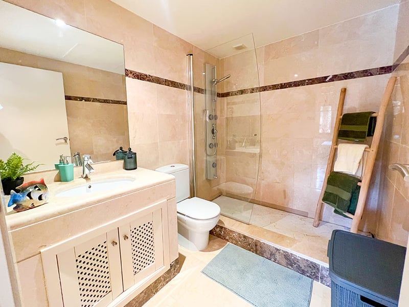 2 Bed Luxury Apartment in Spain or Â£150K