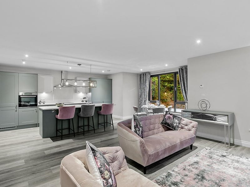 New 3 Bed Apartment & Range Rover Sport