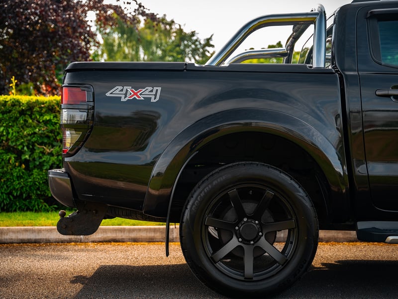 Ford Ranger Wildtrak 4x4 OR £15,000