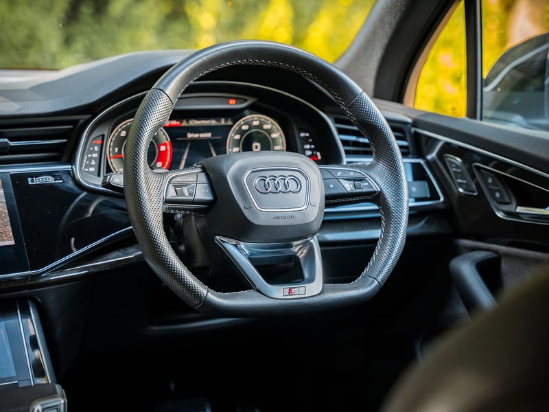 2021 Audi Q7 S-Line OR £30,000