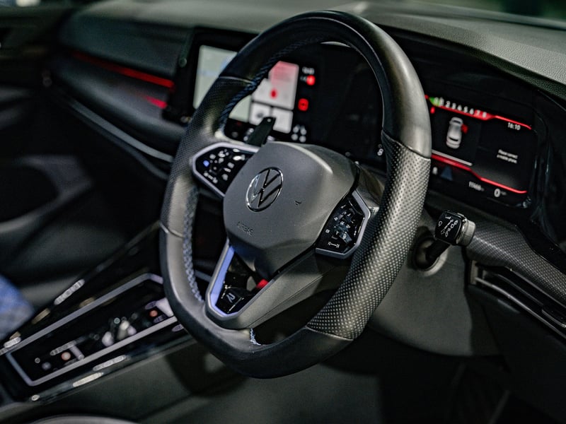 2023 VW Golf R 2.0TSI 4Motion OR £25,000