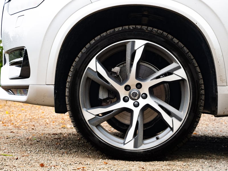 2021 Volvo XC90 B5 R-Design Pro OR £25,000