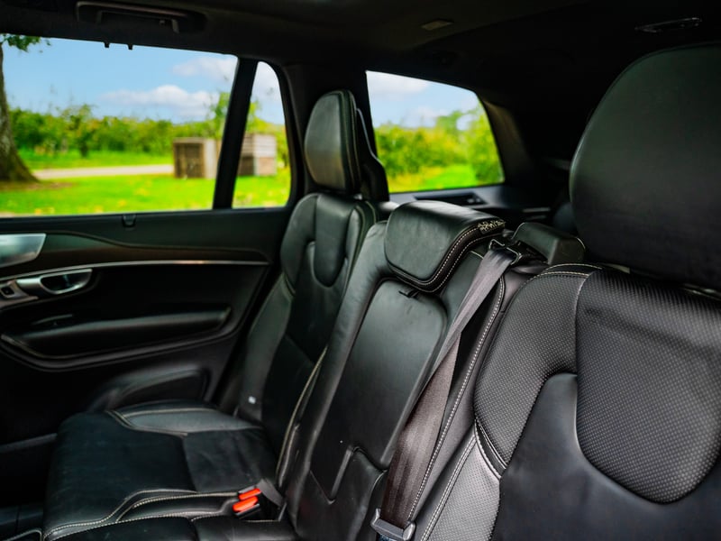 Volvo XC90 B5 R-Design OR £25,000