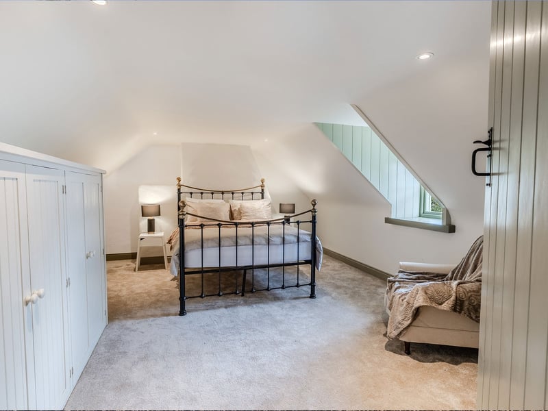 5 Bedroom Lakeside Home in Donegal OR £500,000