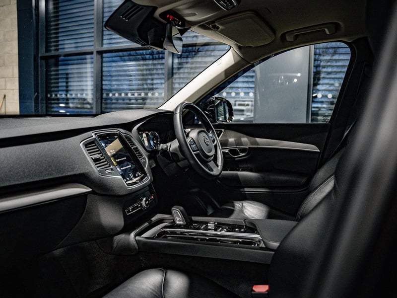 2021 Volvo XC90 Momentum or £25,000