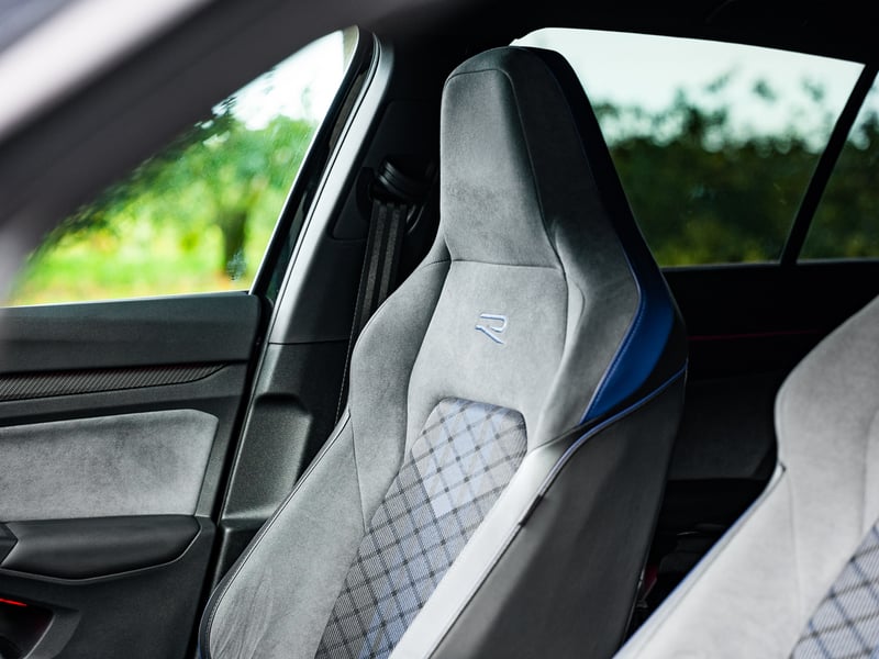 2023 VW Golf R 2.0 TSI OR £20,000