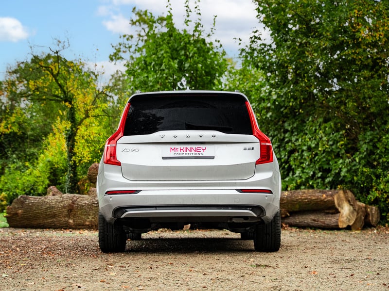 2021 Volvo XC90 B5 R-Design Pro OR £25,000