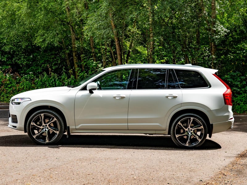 2022 Volvo XC90 Momentum OR £25,000