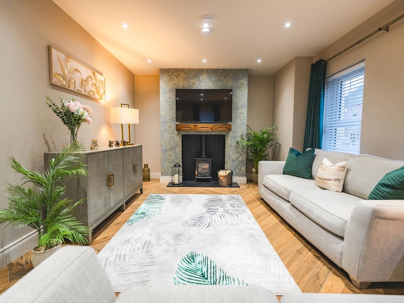 3 Bed Luxury House OR £200,000