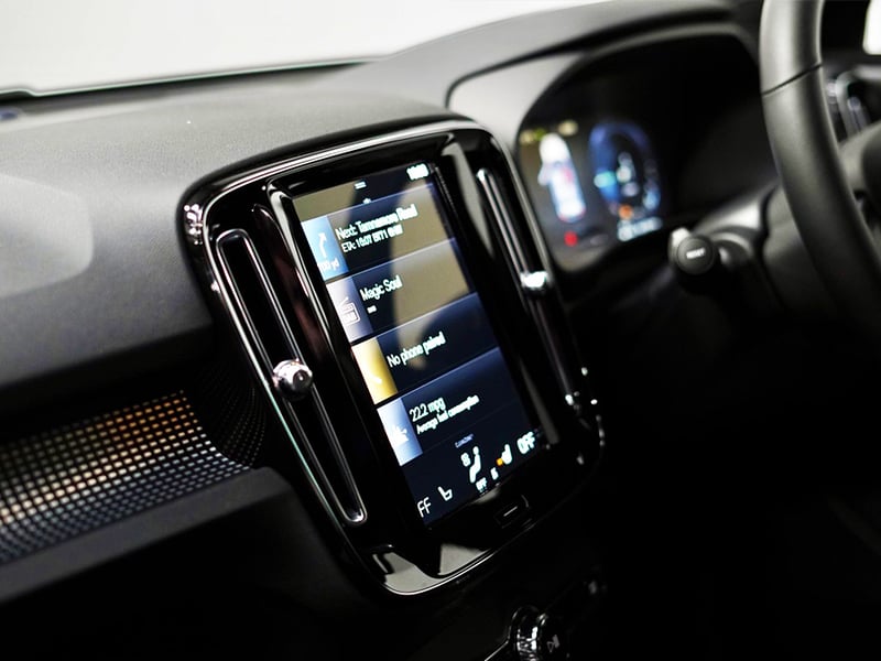 2022 Volvo XC40 Recharge Hybrid T5 R-Design