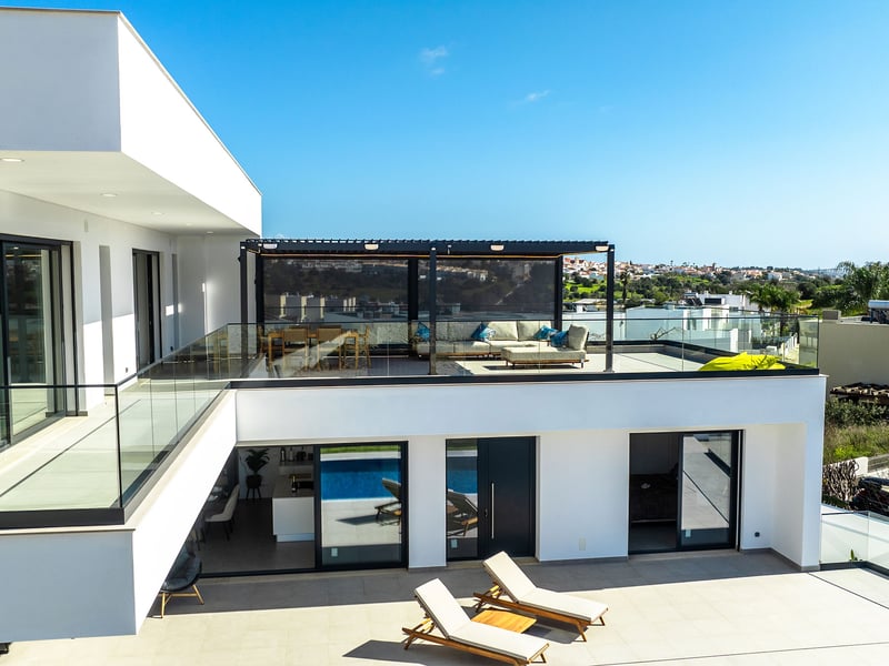 3 Bed Villa in Portugal or £700,000 - Beat The Clock!