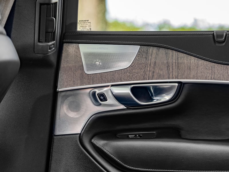 Volvo XC90 Ultra Dark or £35,000