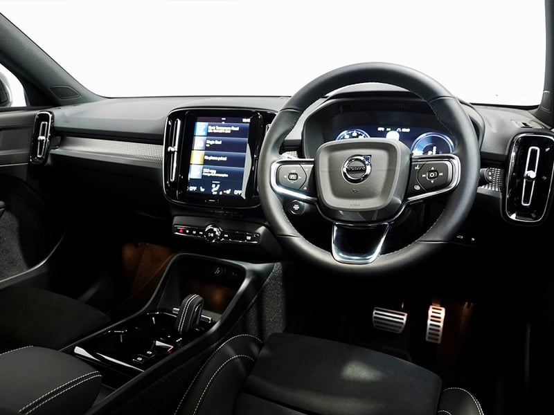 2022 Volvo XC40 Recharge Hybrid T5 R-Design