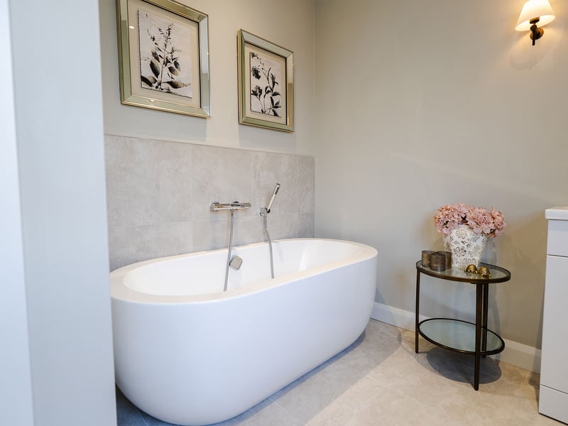 3 Bedroom Luxury Family Home OR £250,000