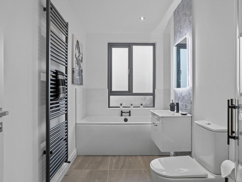 New 3 Bed Apartment & Range Rover Sport