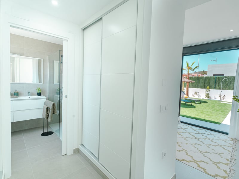 £300k Villa + £30k - Saturday Night Special!