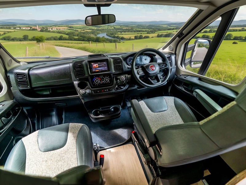 6 Berth Auto-Trail Expedition C72 OR £45,000