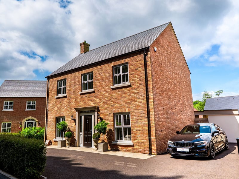 3 Bedroom Luxury Family Home OR £250,000