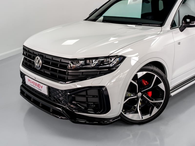 2023 Volkswagen Touareg or £30,000